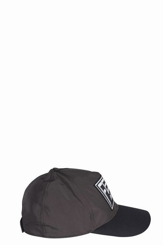 Fendi Cappelli Codice Prodotto: FXQ768 AKVXF0ZAD