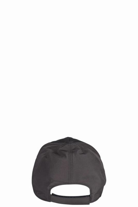 Fendi Cappelli Codice Prodotto: FXQ768 AKVXF0ZAD