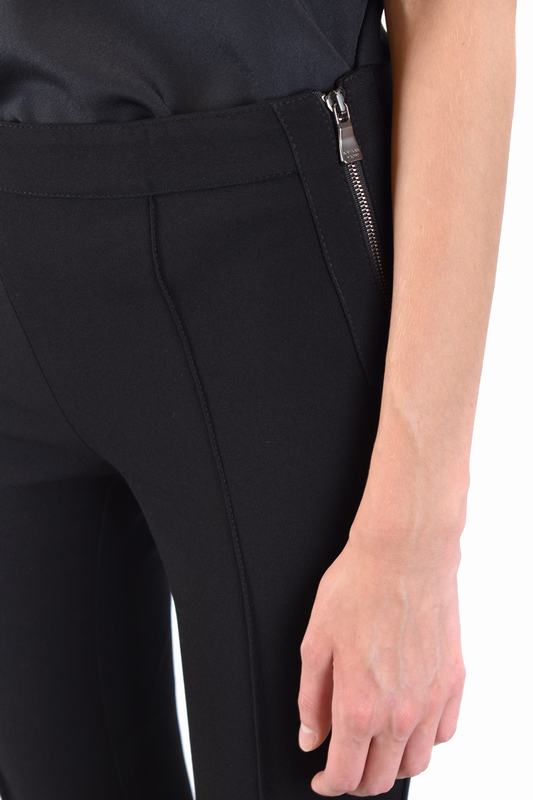 Boutique Moschino Pantaloni Codice Prodotto: H A0312 5824 0555