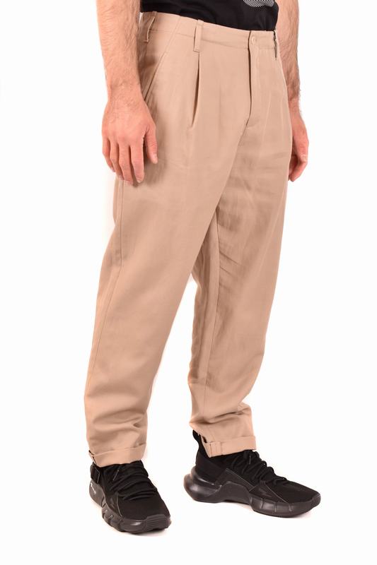 Neil Barrett Pantaloni Codice Prodotto: PBPA817X Q0073093