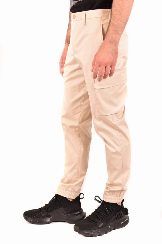 Neil Barrett Pantaloni Codice Prodotto: PBPA827 Q011427