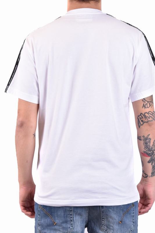 Versace Jeans Couture T-Shirts Manica Corta Codice Prodotto: 74GAHY03 CJ00Y003