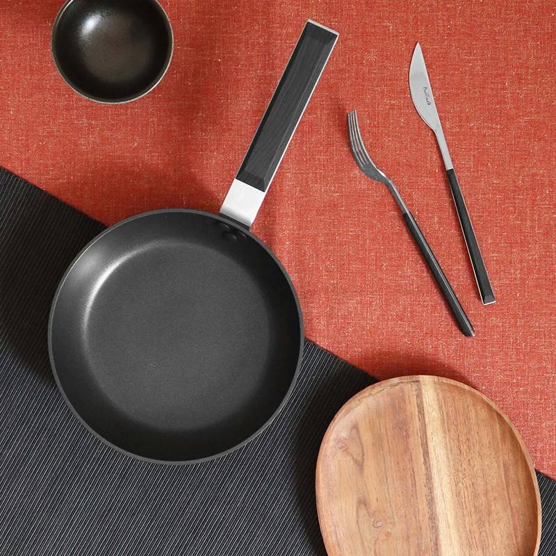 Pintinox Sushi » Padelle In Alluminio Forgiato Con Manico Effetto Ebano