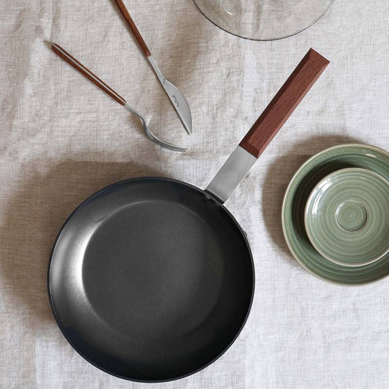 Pintinox Sushi » Padelle In Alluminio Forgiato Con Manico Effetto Mogano