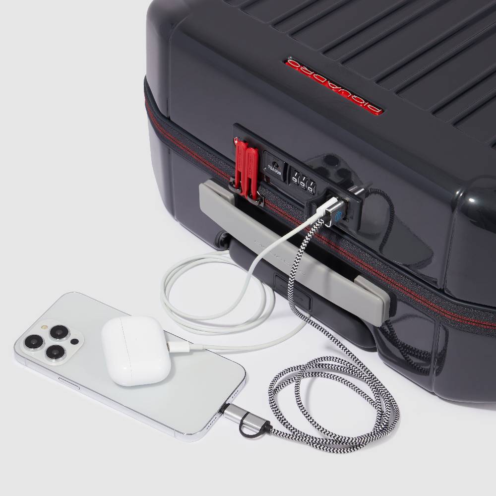 Piquadro Cabin Size, Ultra Slim Hardside Spinner