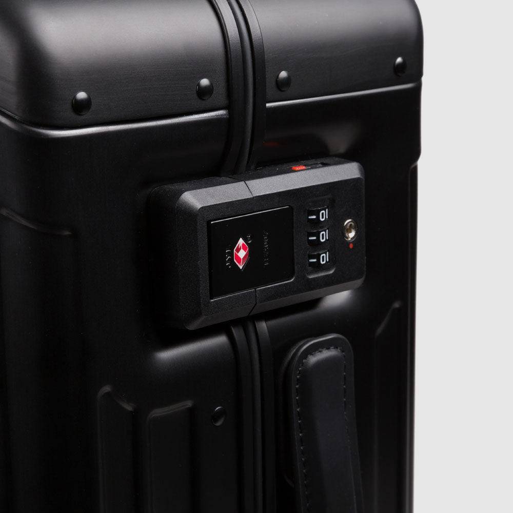 Piquadro Ultra Slim, Hardside Spinner With Shirt Sleeve