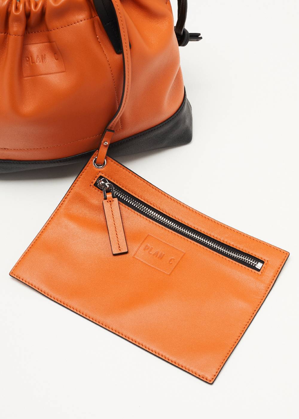 Plan C BORSA PICCOLA IN PELLE CON COULISSE