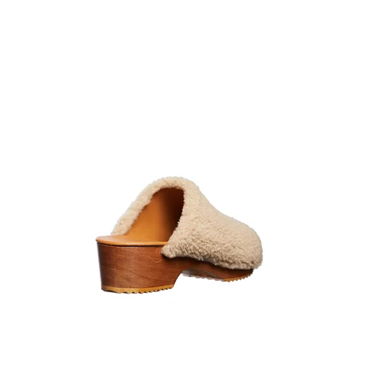 FIGURE DECORATIVE ZOCCOLI IN SHEARLING E LEGNO