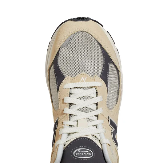 NEW BALANCE SNEAKER 2002 RFA