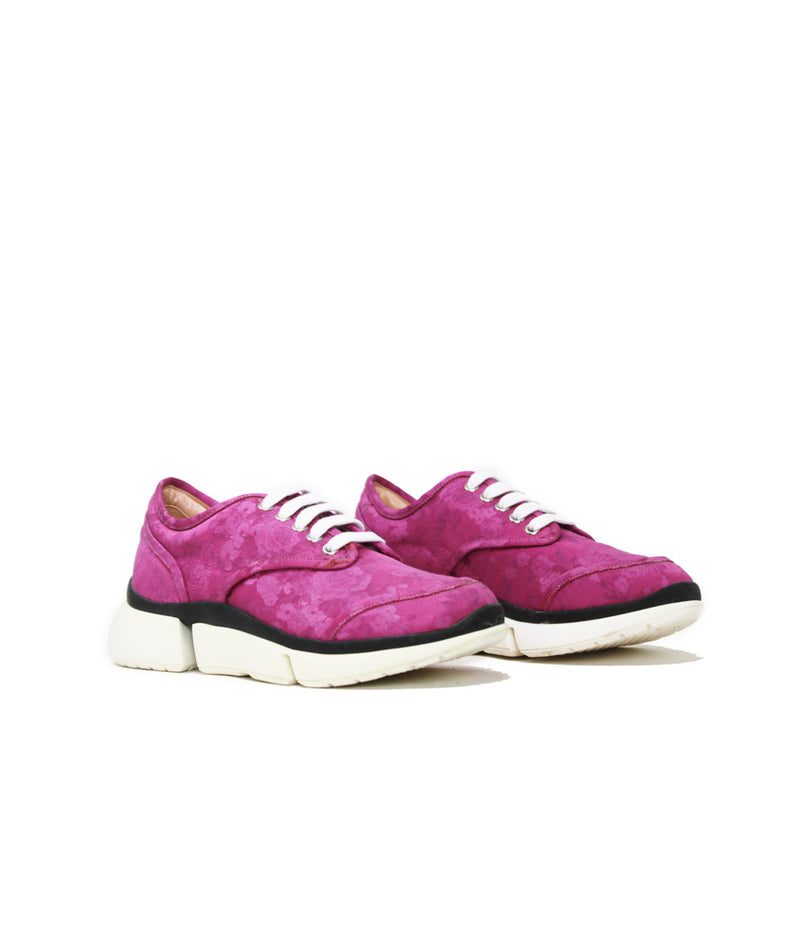 Pokemaoke running fucsia