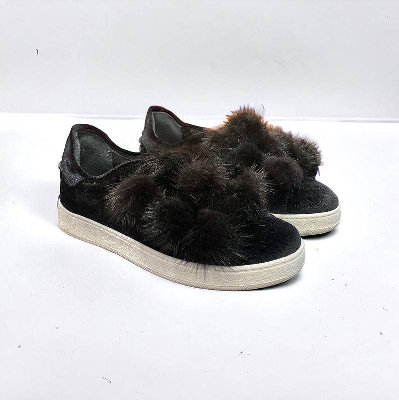 Pokemaoke Sneakers Pon Pon