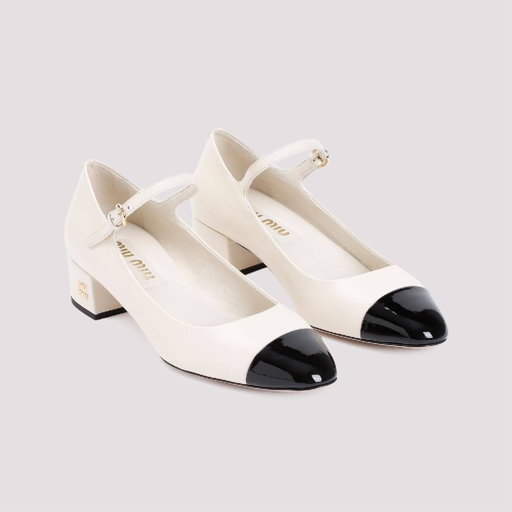 MIU MIU  Decollete In Pelle Color Nude MIU MIU Con Tacco Logo Metallico