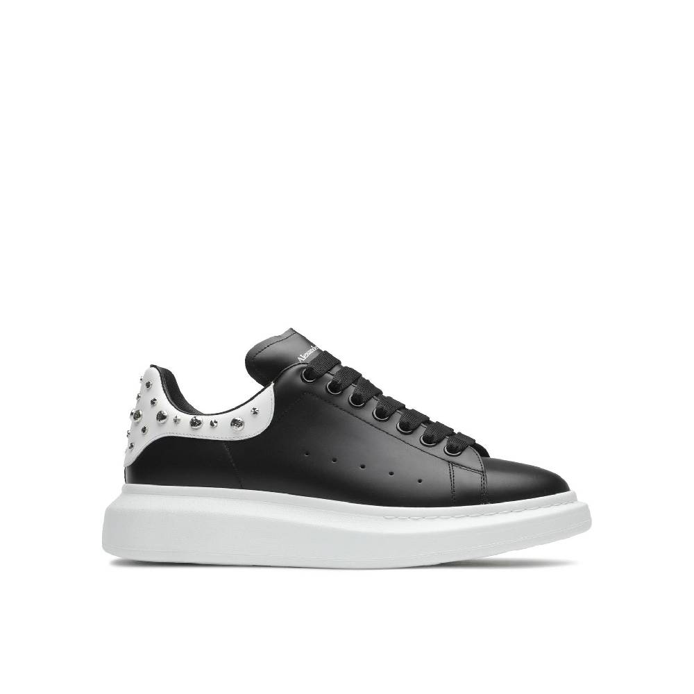 ALEXANDER MCQUEEN  Sneakers Alexander McQueen Nere in Pelle Borchiata
