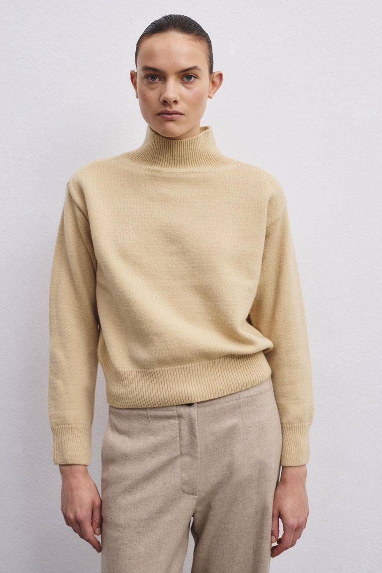 Pomandere Maglia Collo Alto In Lana Merinos Infeltrita