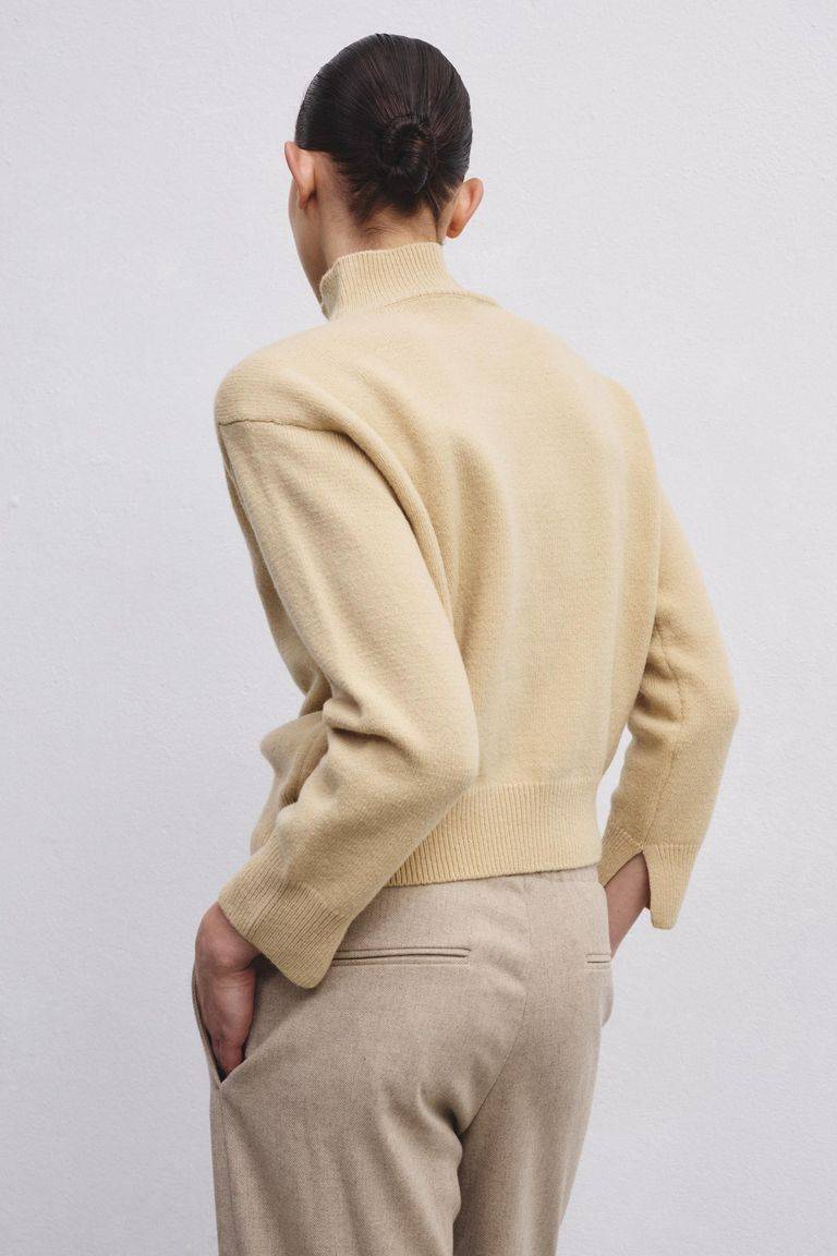 Pomandere Maglia Collo Alto In Lana Merinos Infeltrita