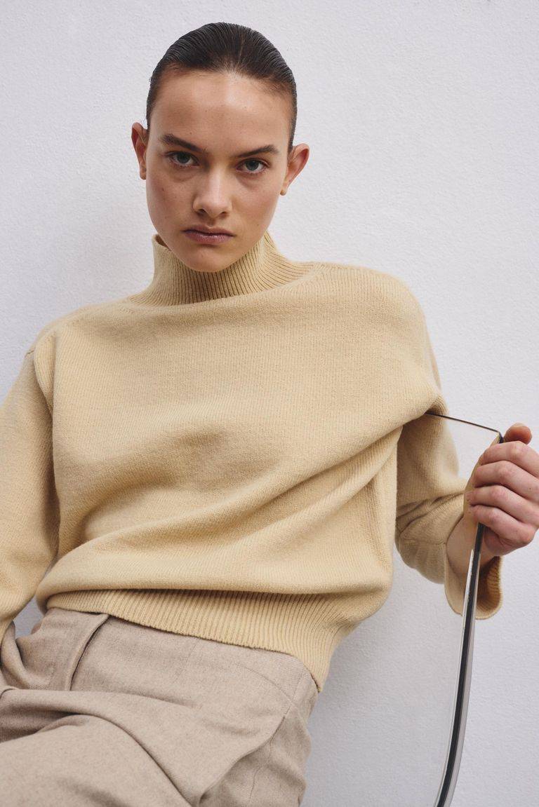 Pomandere Maglia Collo Alto In Lana Merinos Infeltrita