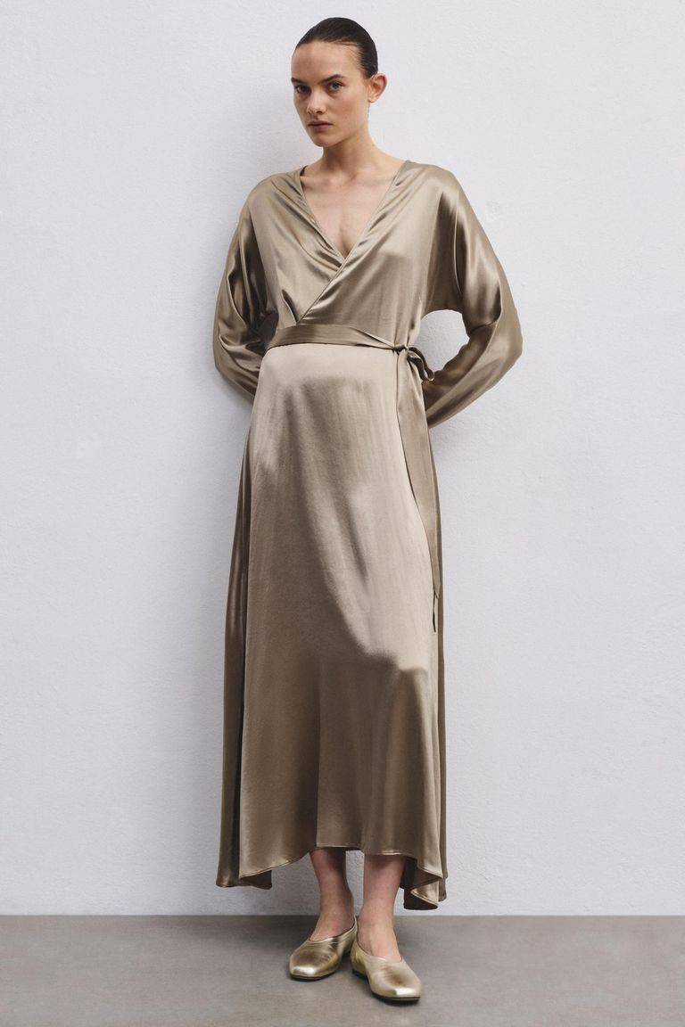 Pomandere Abito fluido in viscosa lucida