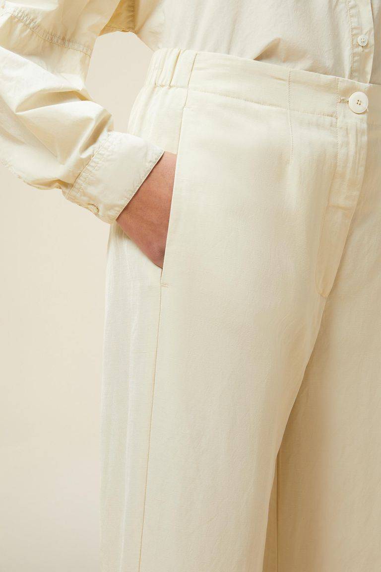 Pomandere Pantalone Con Gamba Leggermente Ampia
