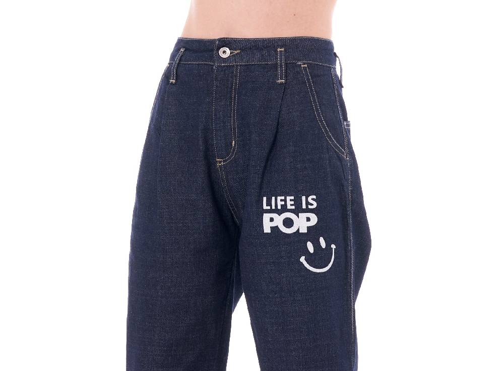 Pop84 Jeans Con Frase "LIFE IS POP"