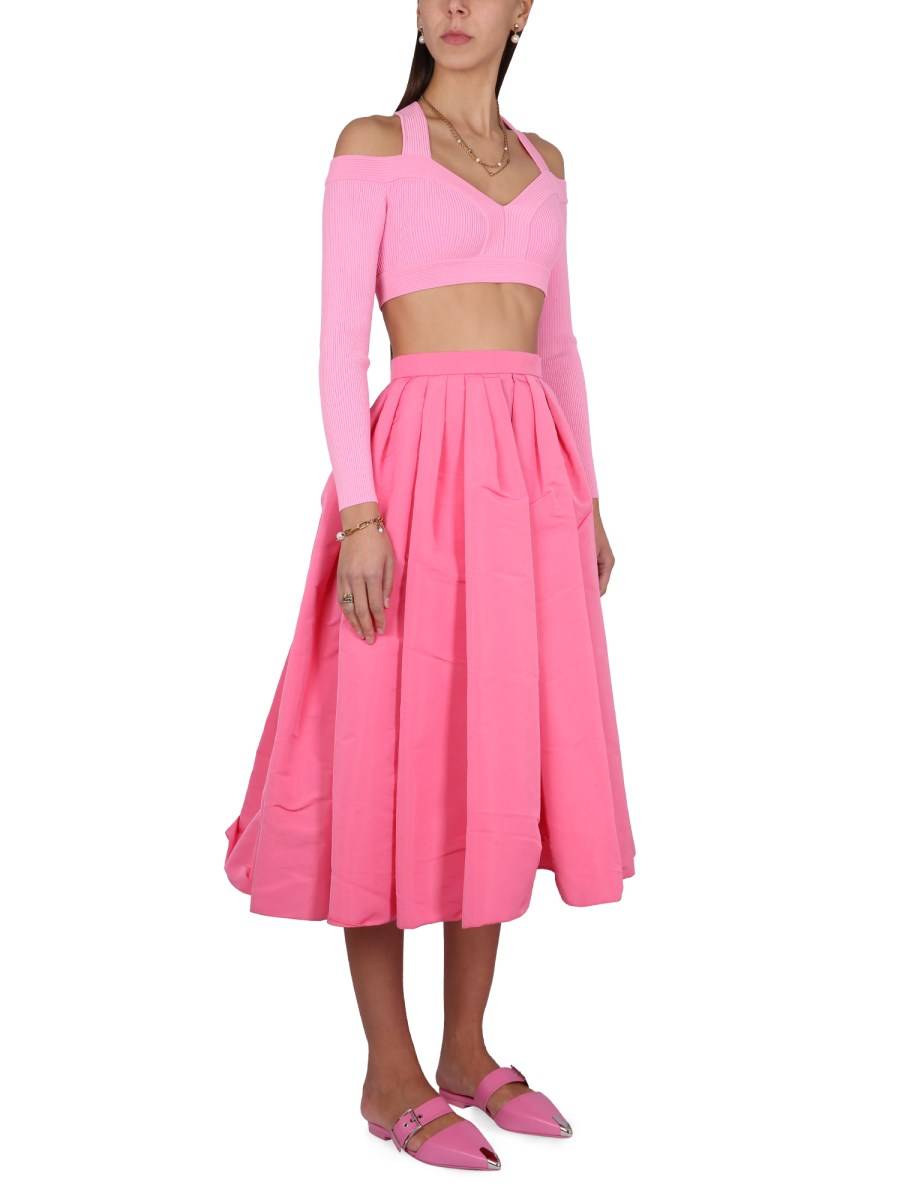 ALEXANDER McQUEEN MAGLIA CROPPED CON INTAGLI