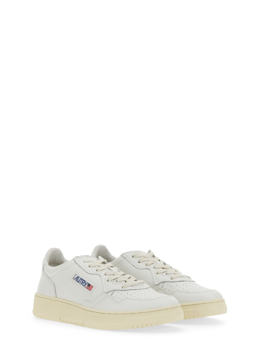 AUTRY SNEAKER MEDALIST LOW IN PELLE
