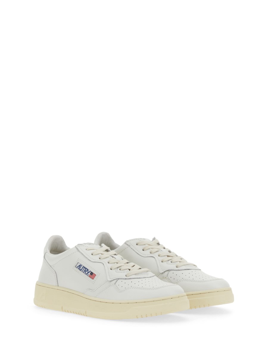 AUTRY SNEAKER MEDALIST LOW IN PELLE