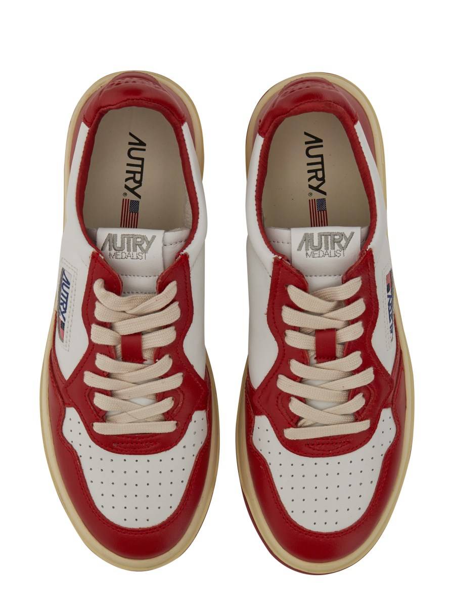 AUTRY SNEAKER MEDALIST LOW IN PELLE