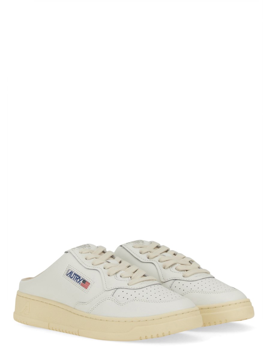 AUTRY SNEAKER "MEDALIST MULE" IN PELLE