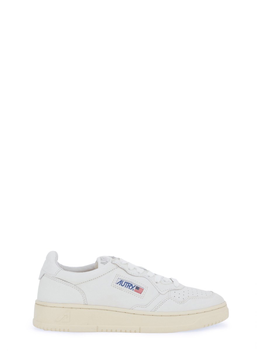 AUTRY SNEAKERS MEDALIST LOW IN PELLE