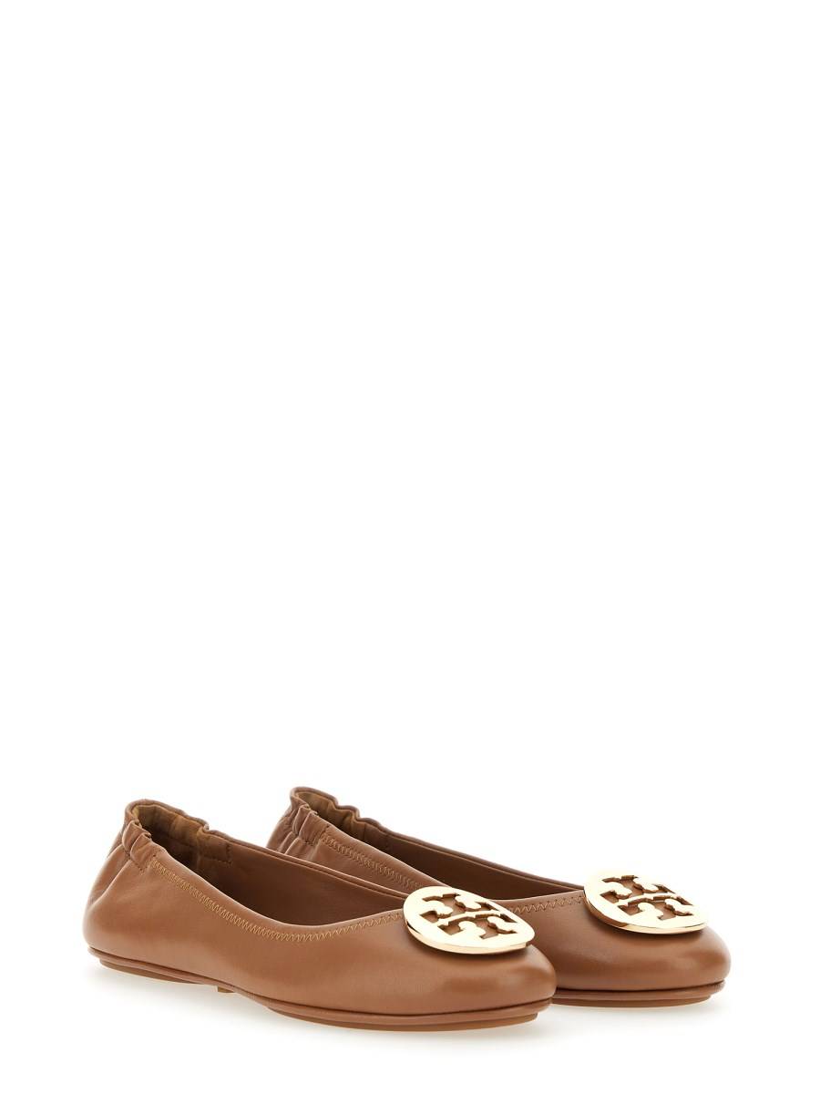 TORY BURCH BALLERINA "MINNIE TRAVEL" IN PELLE CON LOGO IN METALLO