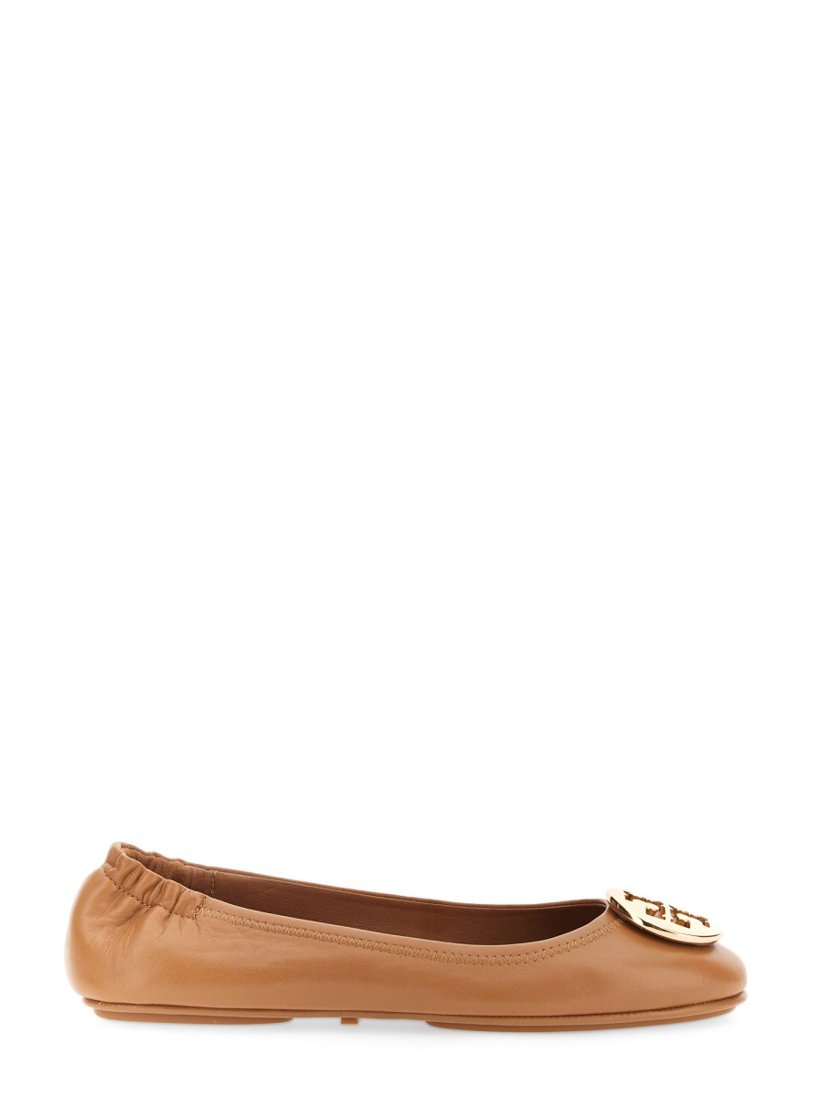 TORY BURCH BALLERINA "MINNIE TRAVEL" IN PELLE CON LOGO IN METALLO