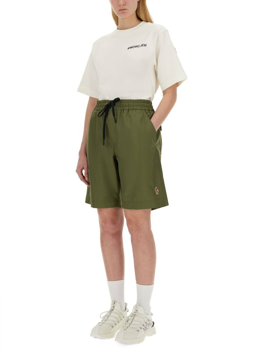 MONCLER GRENOBLE BERMUDA IN TESSUTO TECNICO CON LOGO
