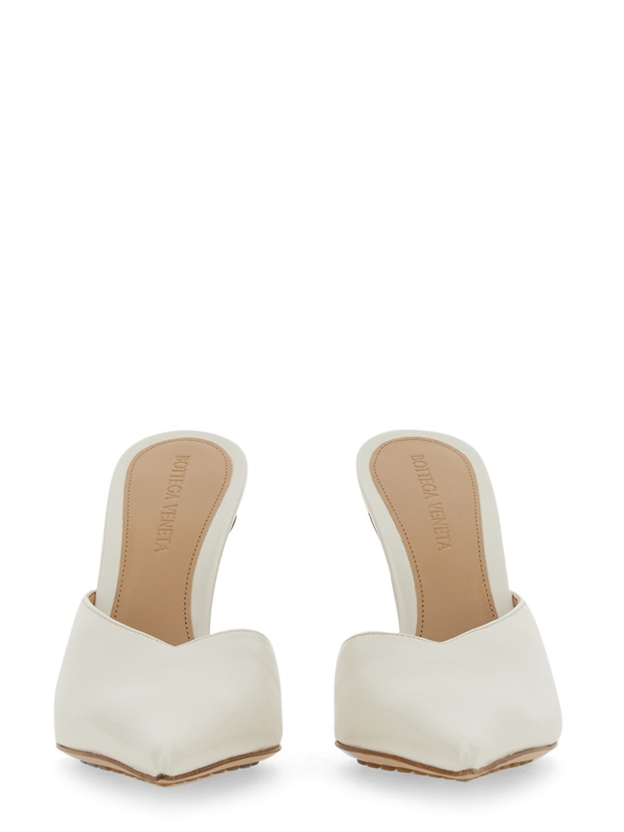 BOTTEGA VENETA MULE PUNTA IN PELLE