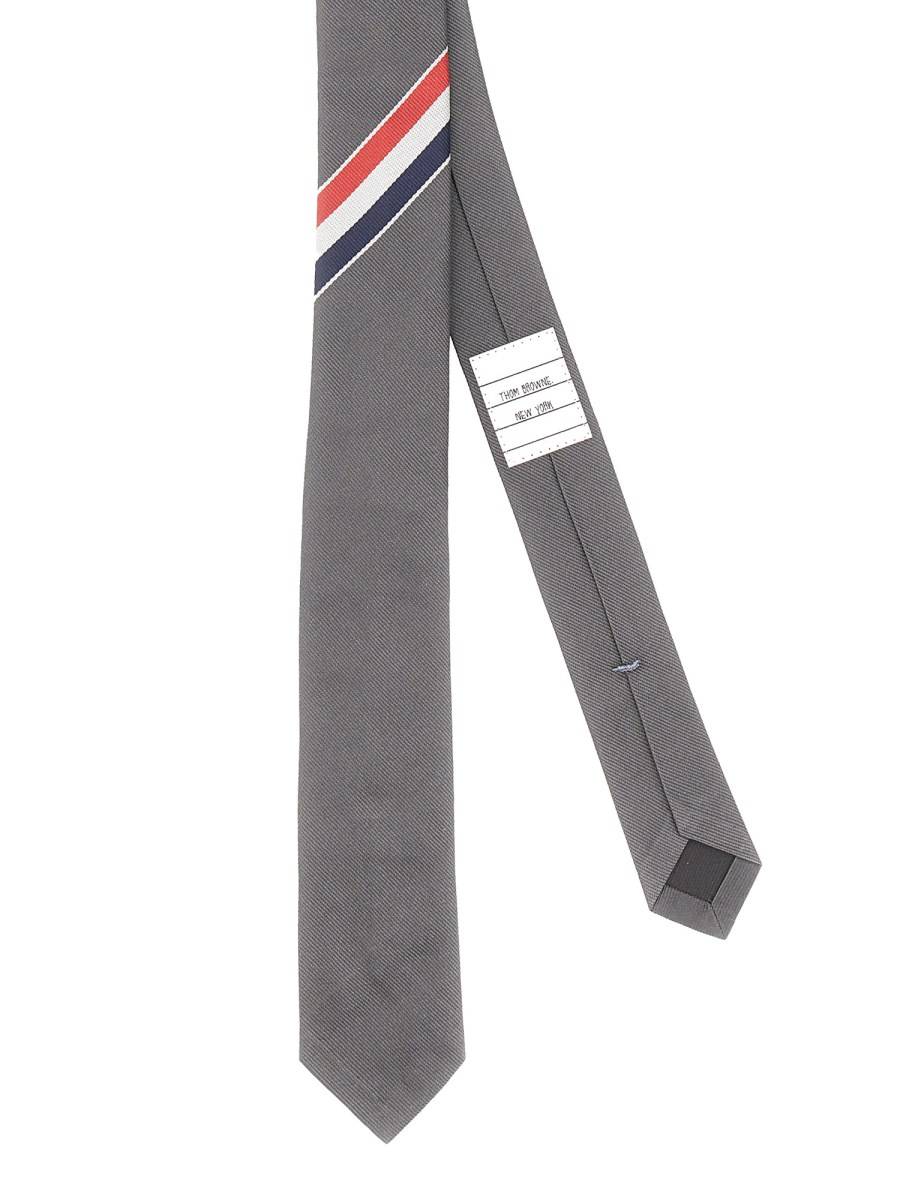 THOM BROWNE CRAVATTA CLASSICA IN SETA CON RWB JACQUARD