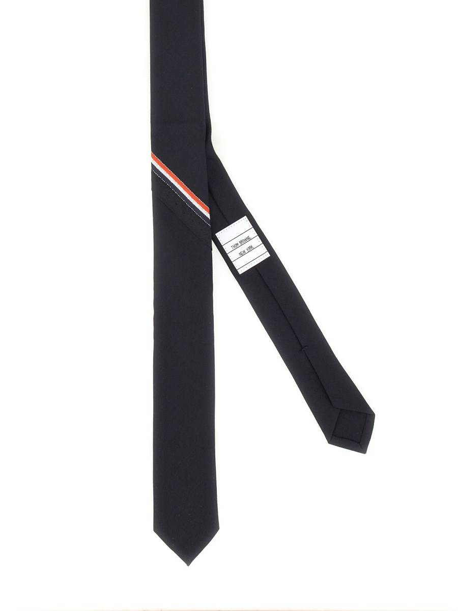 THOM BROWNE CRAVATTA CLASSICA IN TWILL DI LANA SUPER 120’S