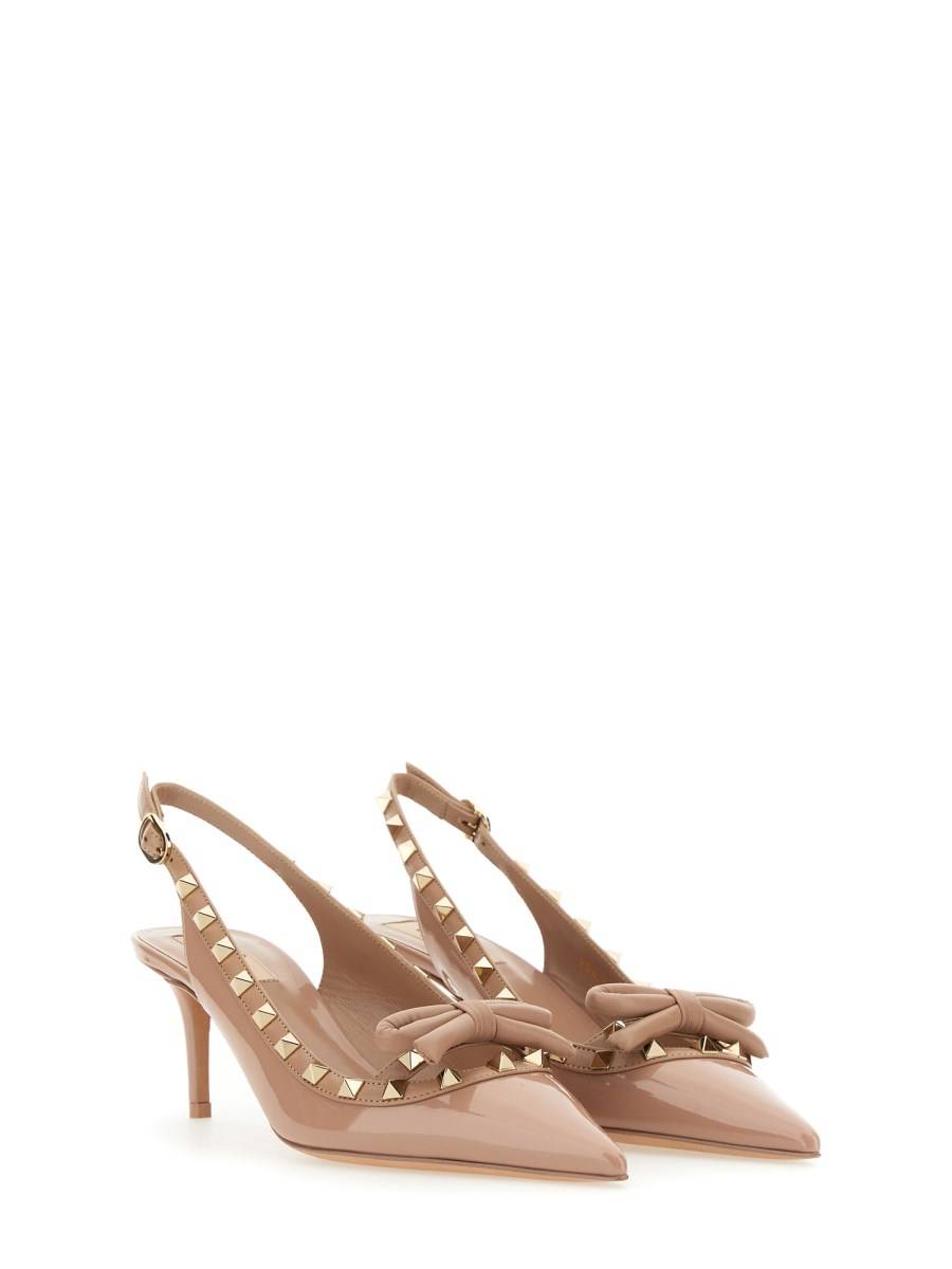 VALENTINO GARAVANI DÉCOLLETÉ SLINGBACK ROCKSTUD BOW IN VERNICE