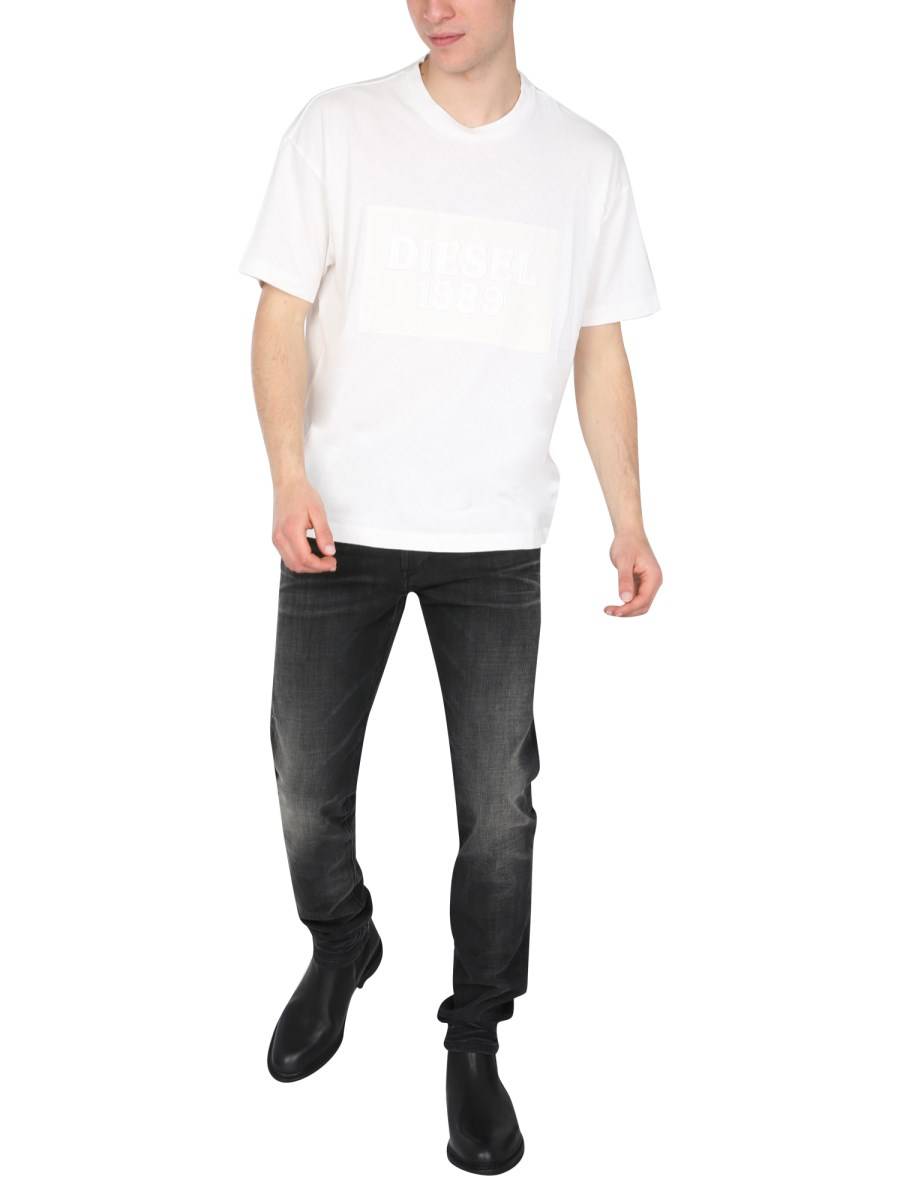 DIESEL T-SHIRT GIROCOLLO IN COTONE CON PATCH LOGO