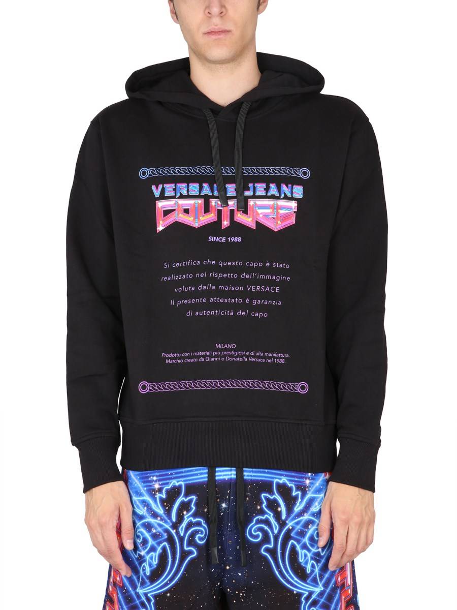 VERSACE JEANS COUTURE FELPA CON CAPPUCCIO "SPACE WARRANTY" IN COTONE