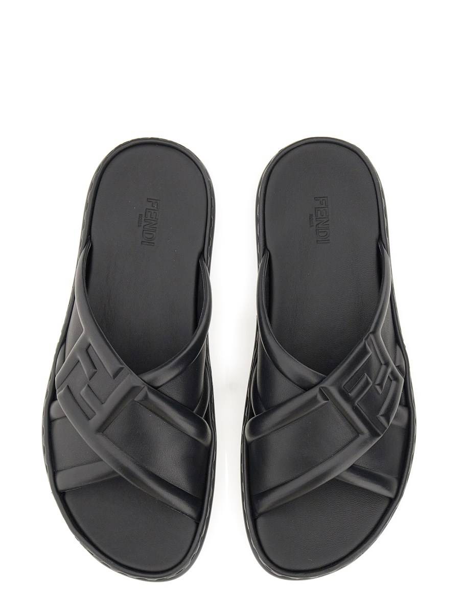 FENDI SANDALO IN PELLE NERA