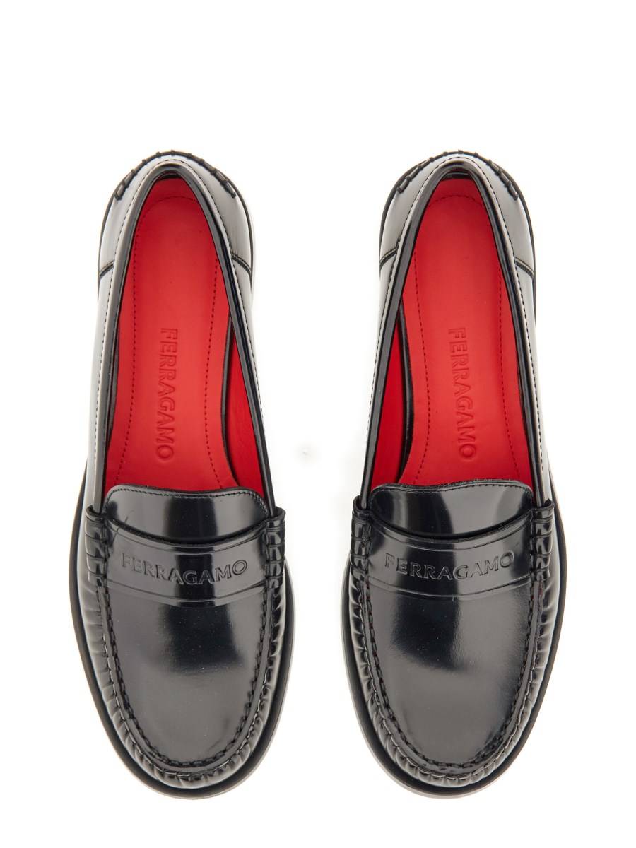 FERRAGAMO MOCASSINO IN PELLE CON LOGO IMPRESSO