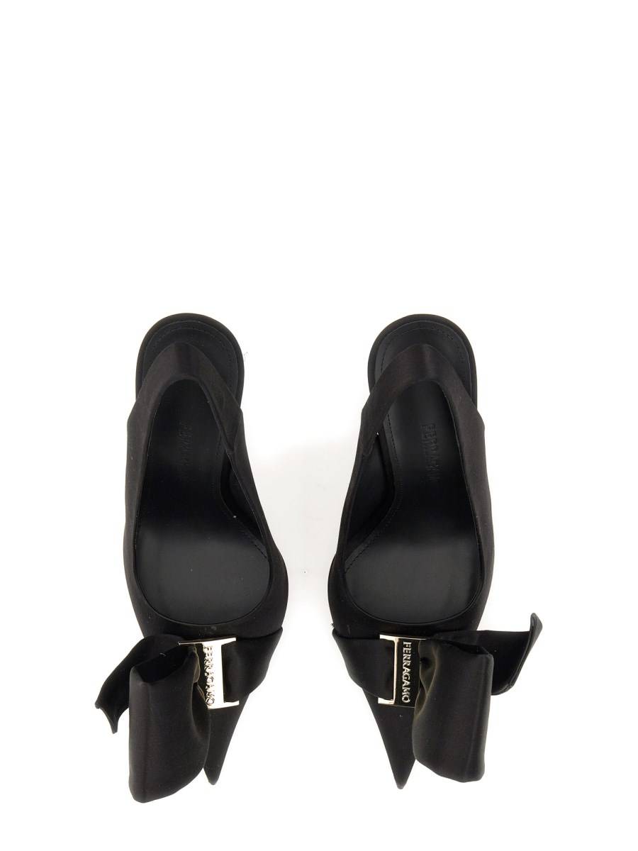 FERRAGAMO SANDALO CON FIOCCO ASIMMETRICO