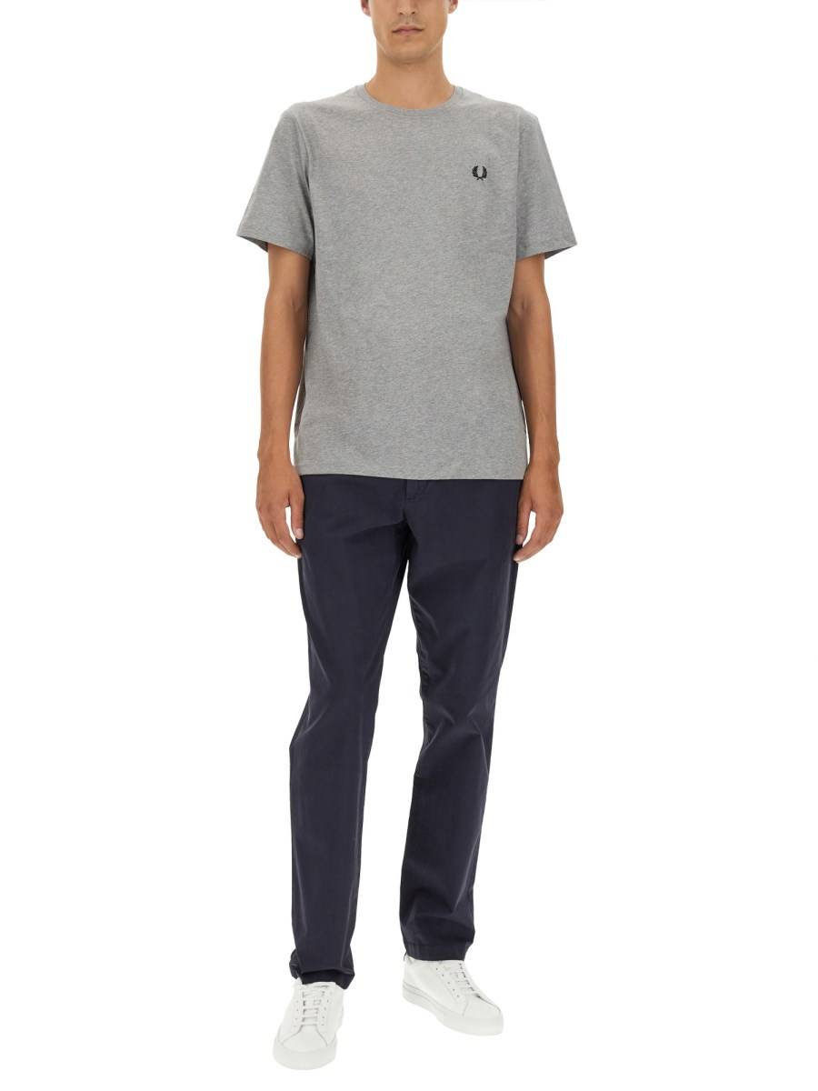 FRED PERRY T-SHIRT CON LOGO