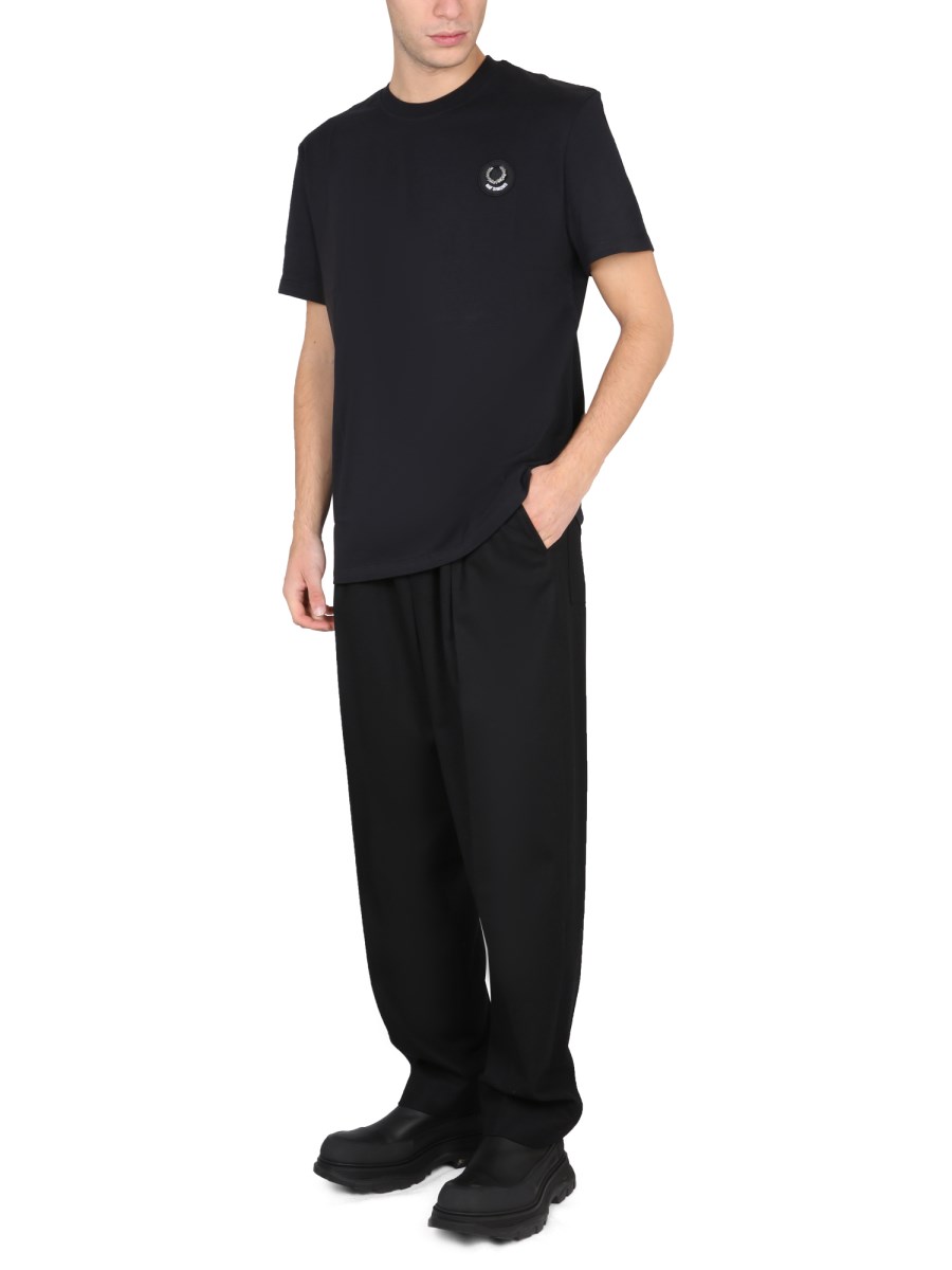 FRED PERRY X RAF SIMONS T-SHIRT IN COTONE CON LOGO