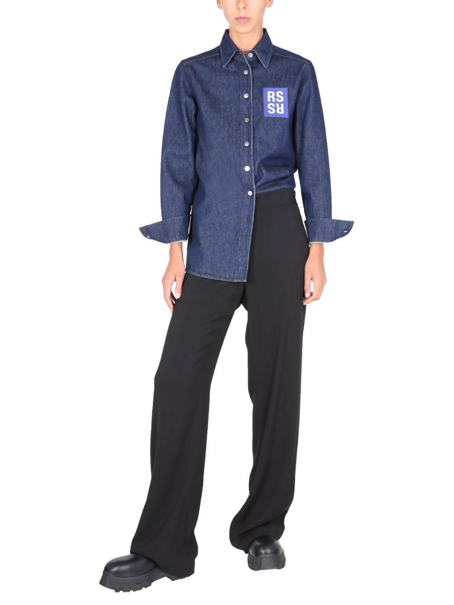 RAF SIMONS GIACCA CAMICIA IN DENIM DI COTONE CON PATCH LOGO