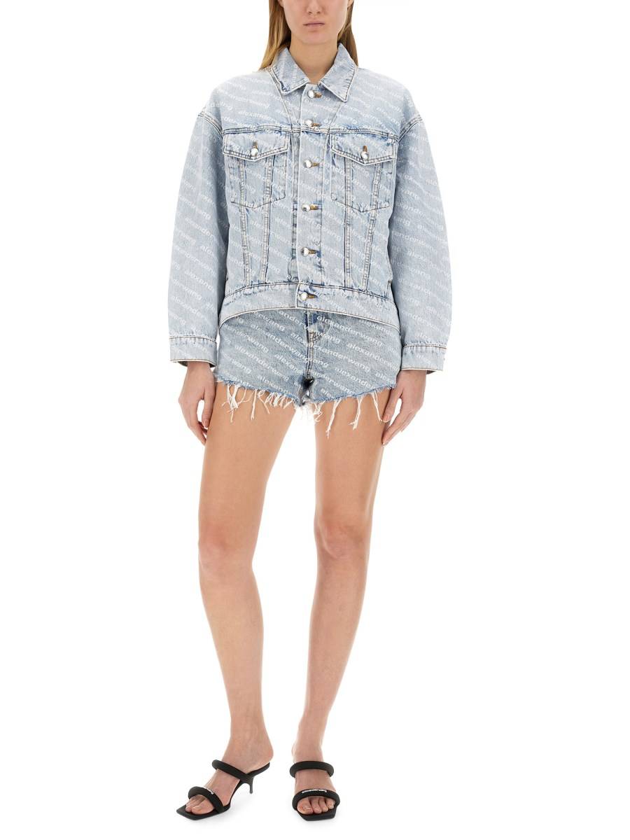 ALEXANDERWANG.T GIACCA IN DENIM DI COTONE CON SPALLE ARROTONDATE E LOGO ALL OVER