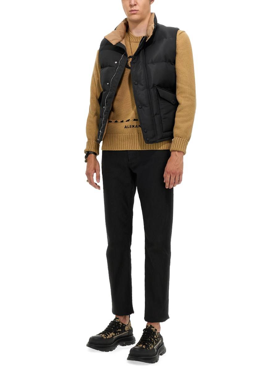 ALEXANDER McQUEEN GILET PIUMINO IN TESSUTO TECNICO CON STAMPA LOGO GRAFFITI