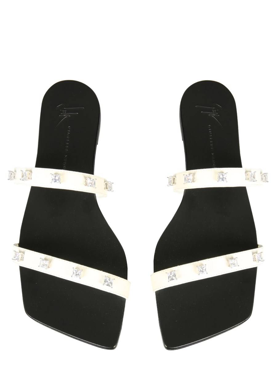 GIUSEPPE ZANOTTI SANDALO BASSO IN PELLE CON PIETRE