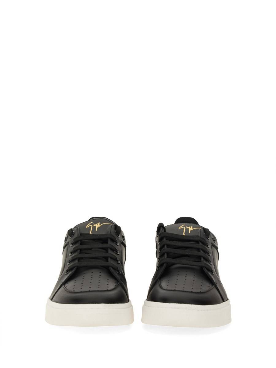 GIUSEPPE ZANOTTI SNEAKER IN PELLE CON LOGO