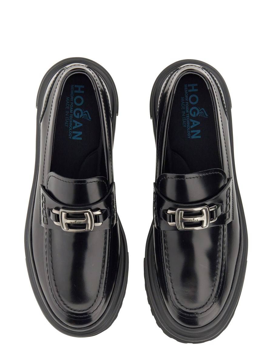 HOGAN MOCASSINO IN PELLE CON PLACCA LOGO