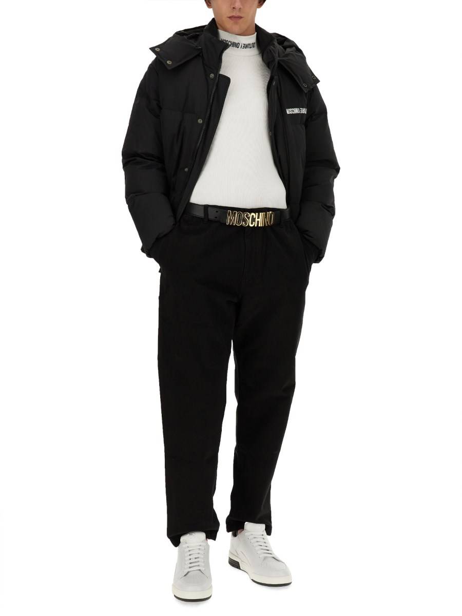 MOSCHINO PIUMINO CON LOGO